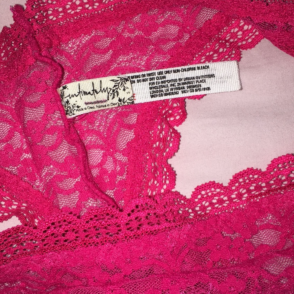 Pink lace thong - Picture 2 of 2